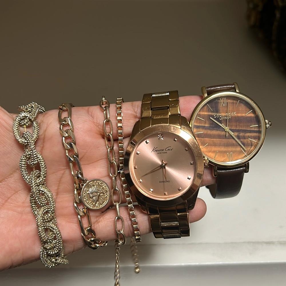 Watch bundle w/ bracelets